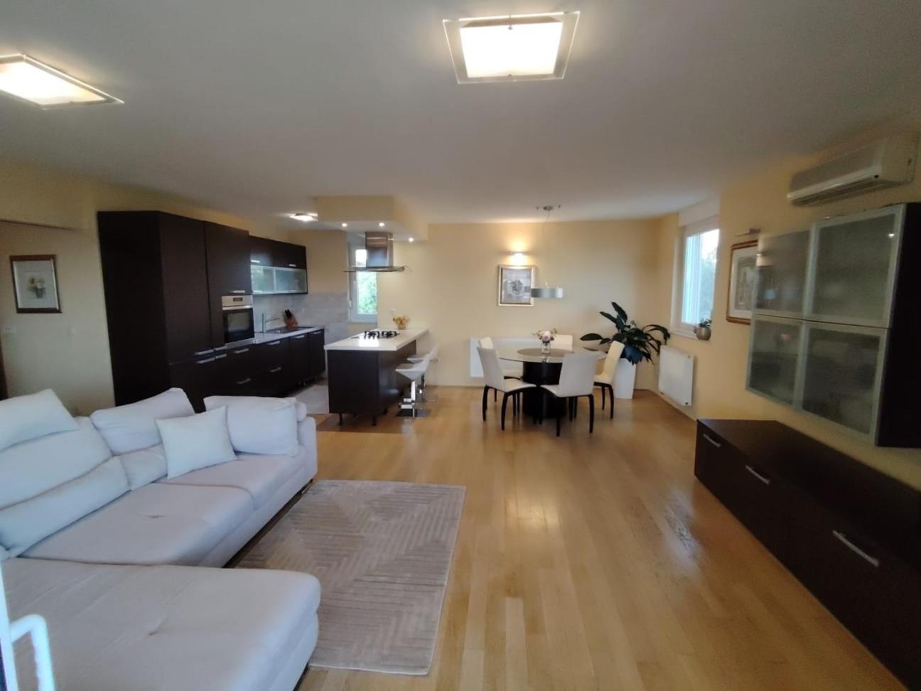 Luxury Beach Apartment Biograd Na Moru Buitenkant foto