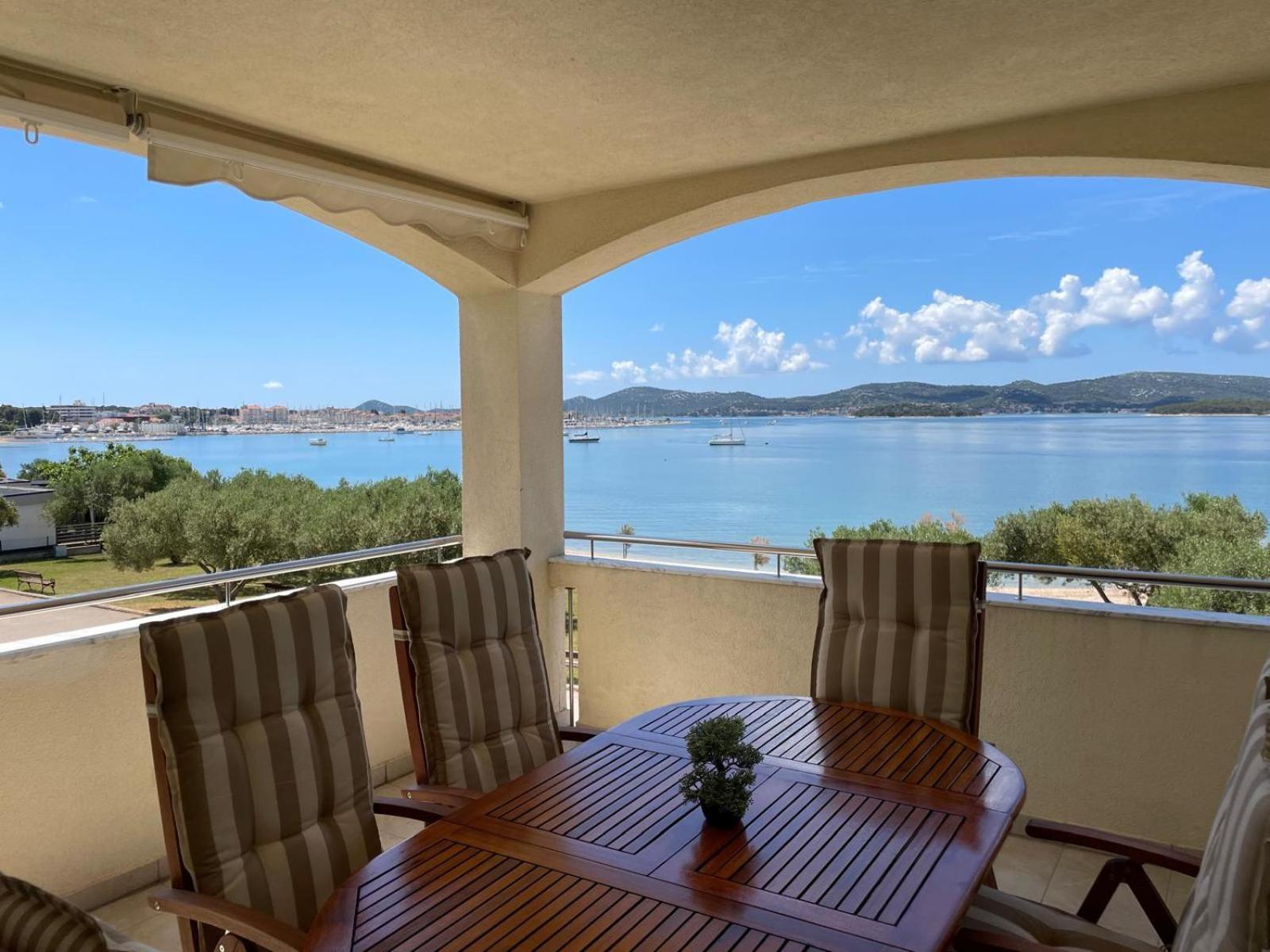 Luxury Beach Apartment Biograd Na Moru Buitenkant foto